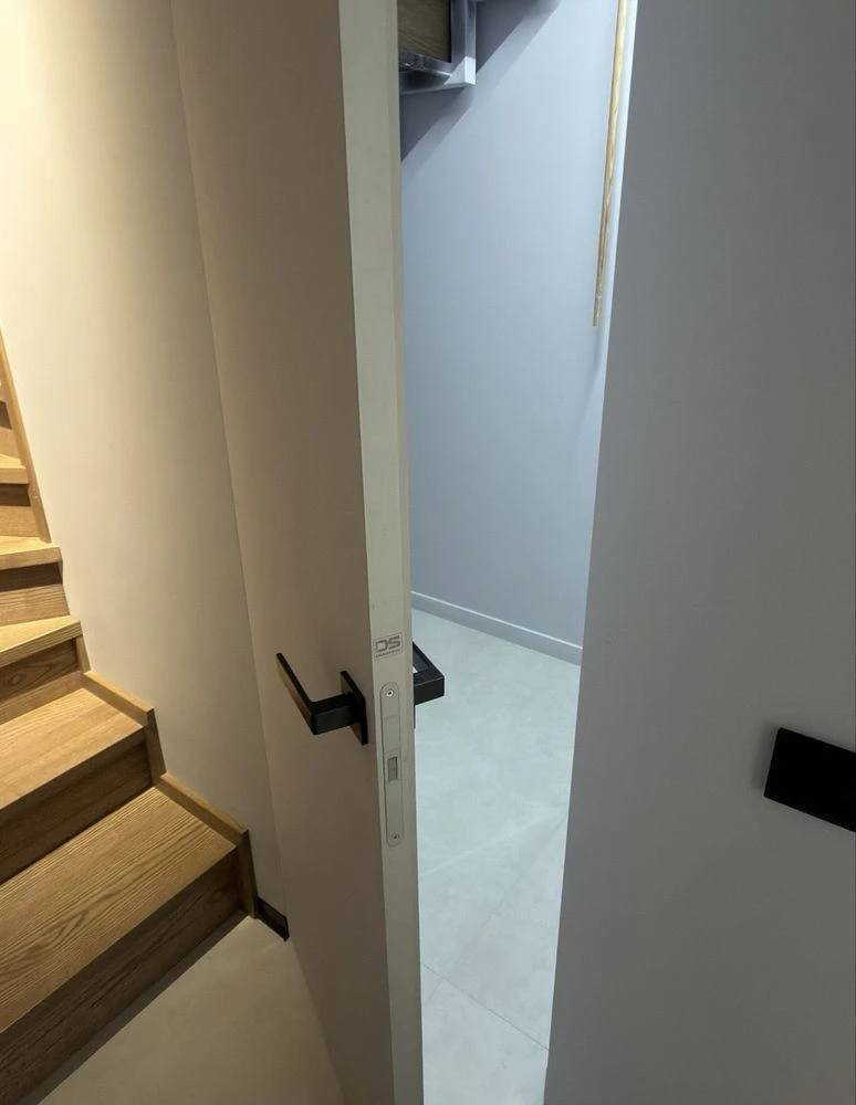 Sale of a stylish two-level 3-room apartment