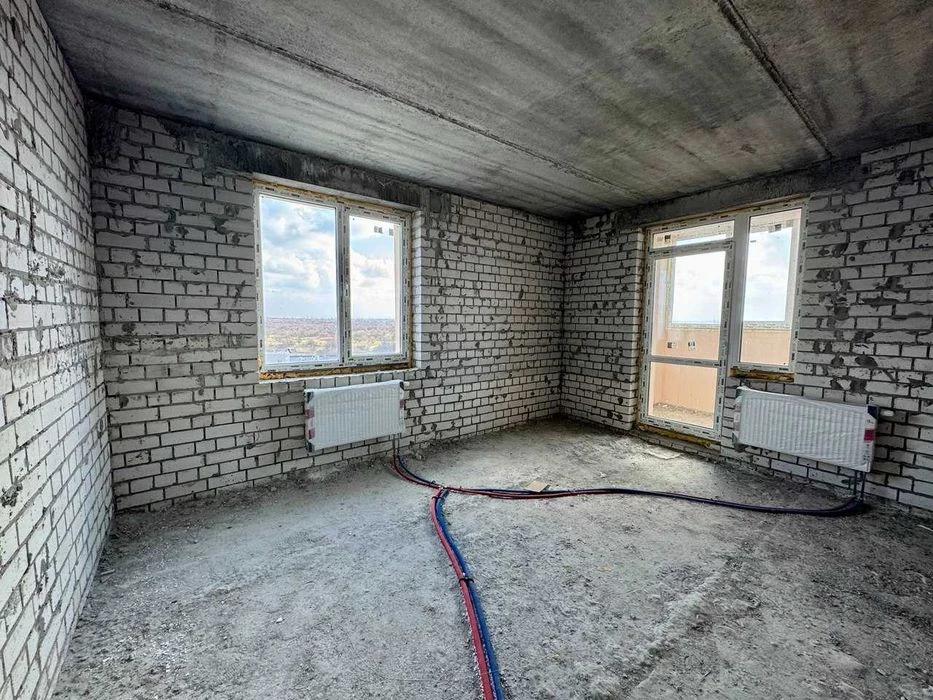 Selling a 1-room apartment in the Newton residential complex, new building, E-renovation