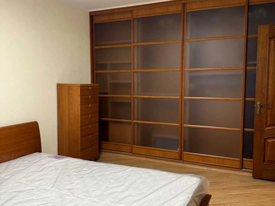Квартира. Київ, Богдана Хмельницького вул.
