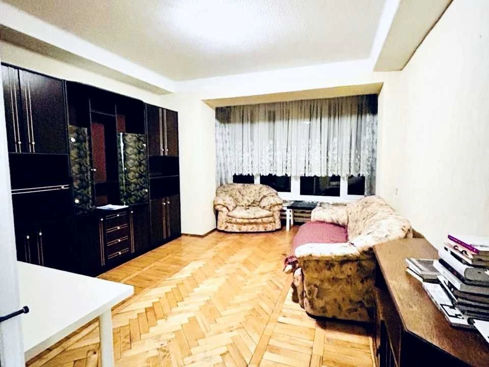 Квартира. Київ, Митрофана Довнар-Запольського вул.
