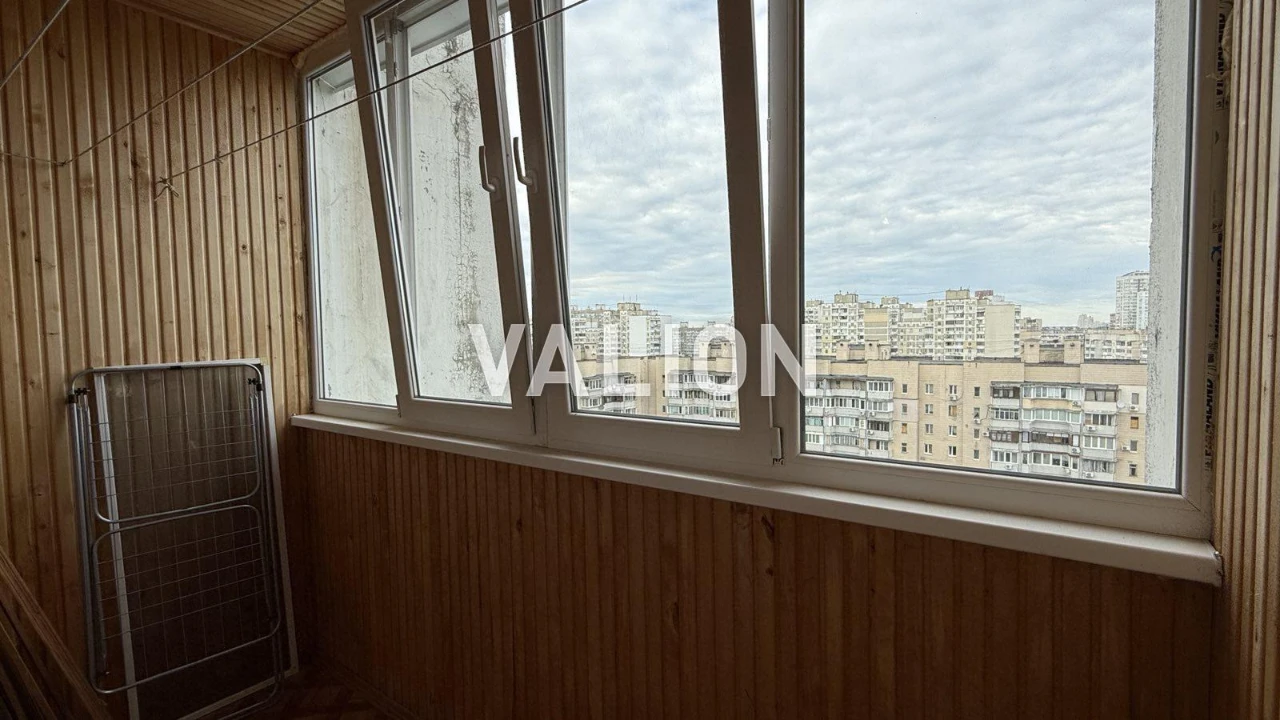 Продаж 2-кімнтаноі квартири у Дарницькому районі, вул.Ревуць