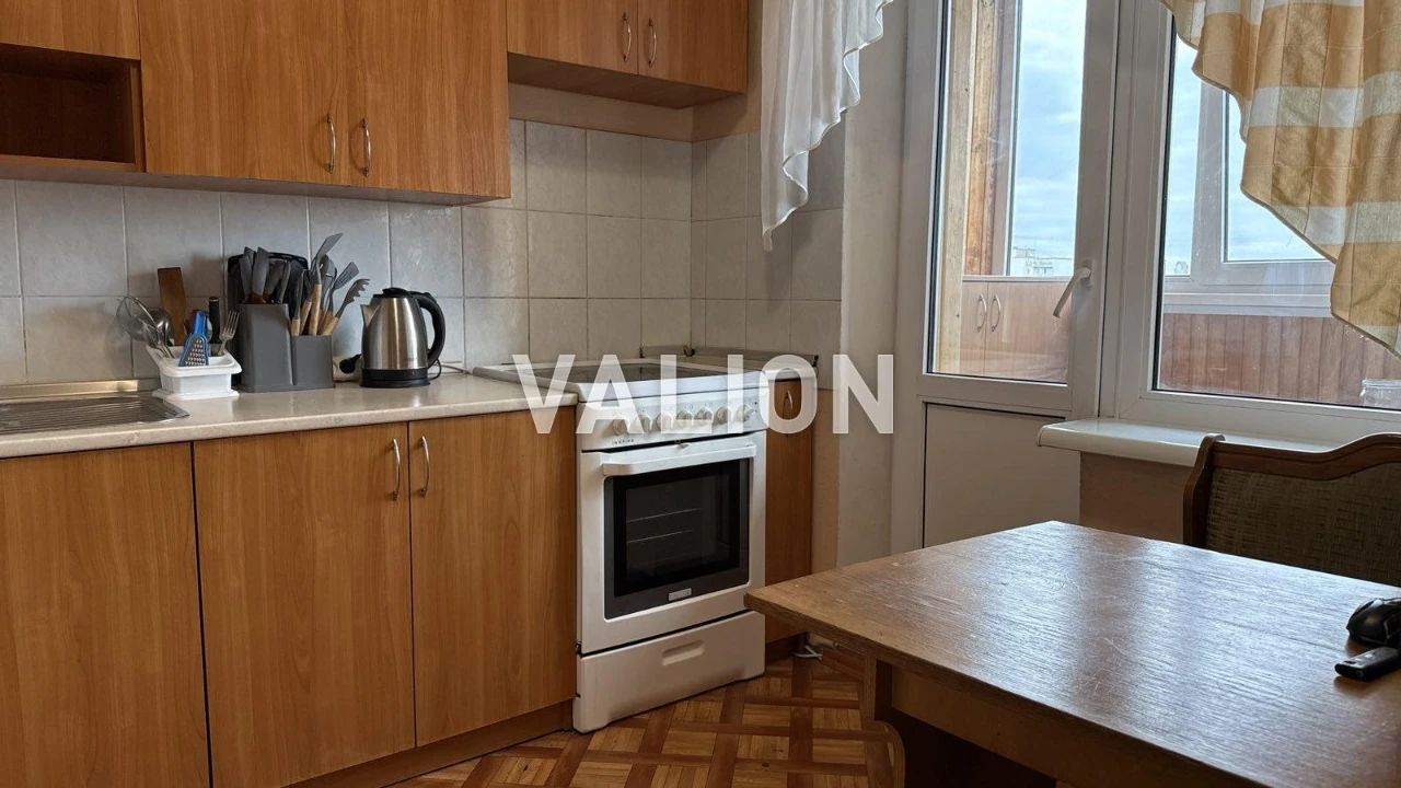 Продаж 2-кімнтаноі квартири у Дарницькому районі, вул.Ревуць