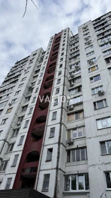 Продаж 2-кімнтаноі квартири у Дарницькому районі, вул.Ревуць