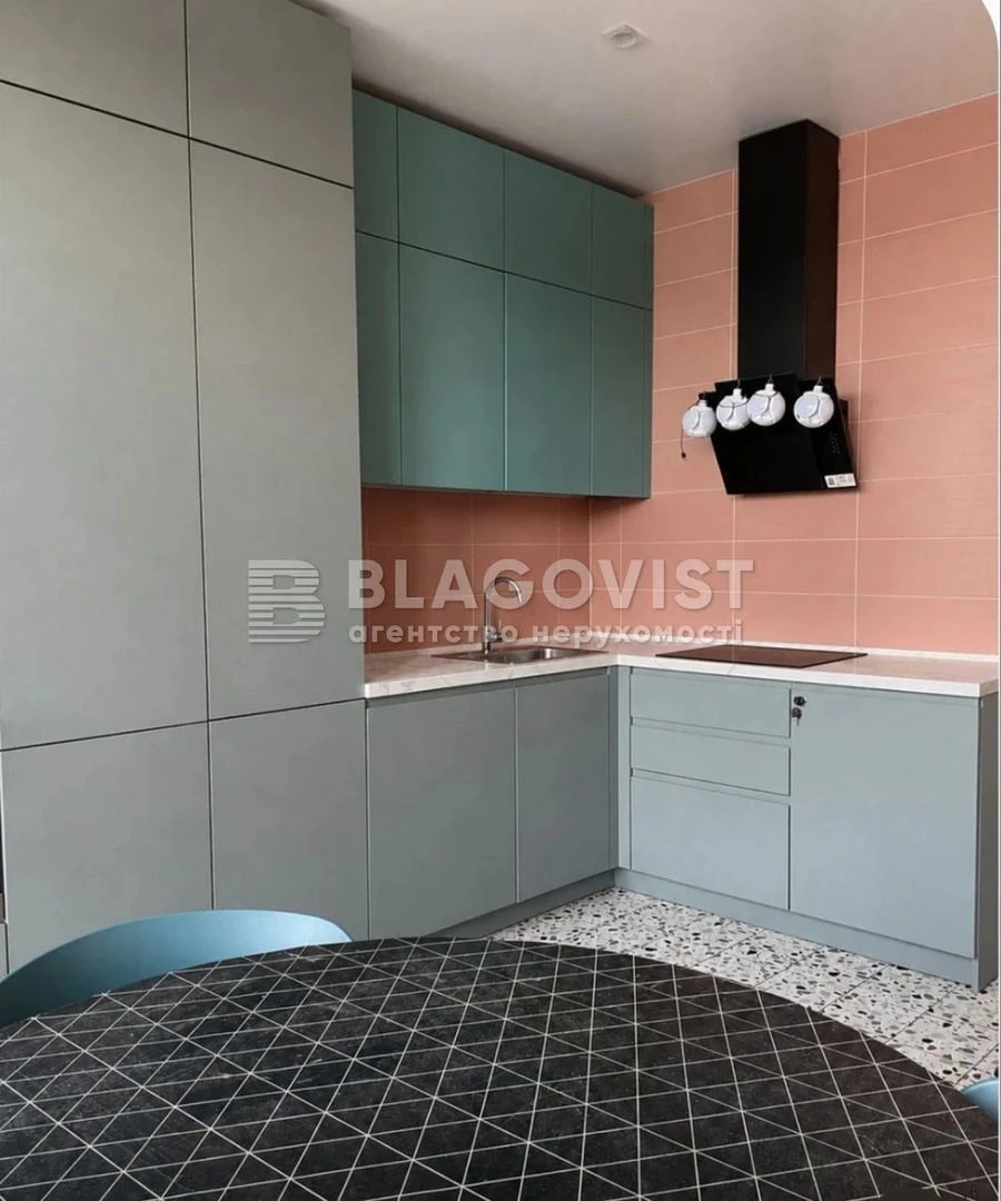 Продаж квартири вул. Каховська (Микільська Слобідка) в Києві