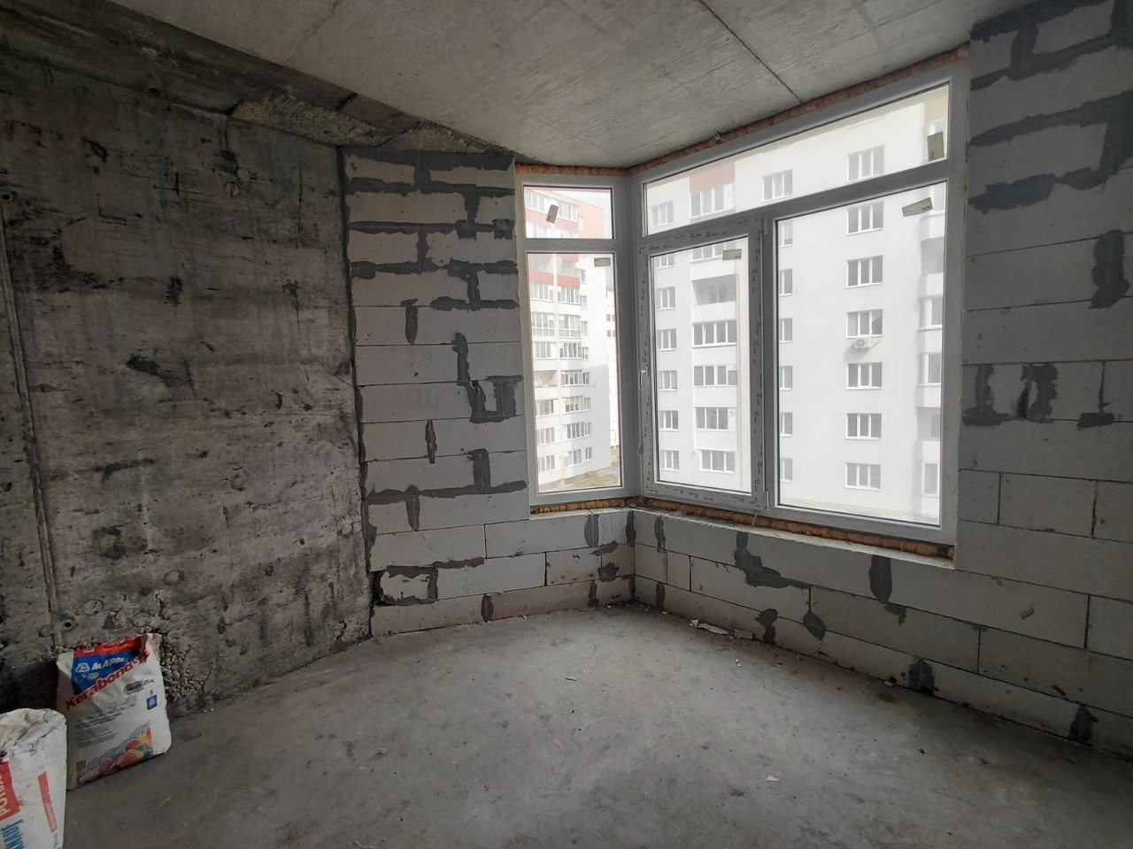 Продаж 2к квартири 64 кв. м на вулиці Тролейбусна