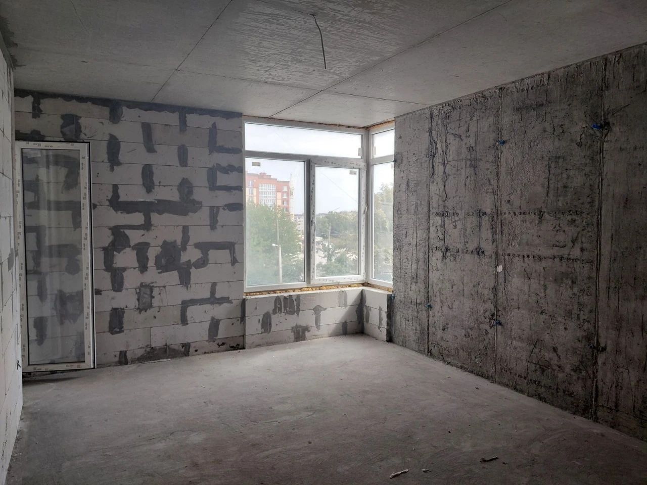 Продаж 2к квартири 64 кв. м на вулиці Тролейбусна