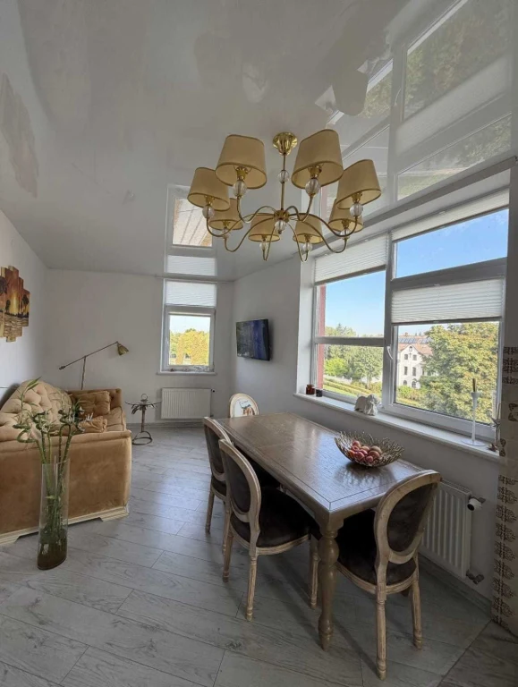 Продаж 3-к. квартири ЄВРОРЕМОНТ 90/65/25м² вул.Пасічна 19900