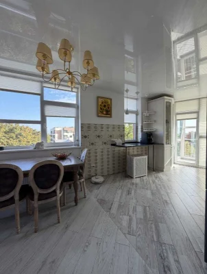Продаж 3-к. квартири ЄВРОРЕМОНТ 90/65/25м² вул.Пасічна 19900