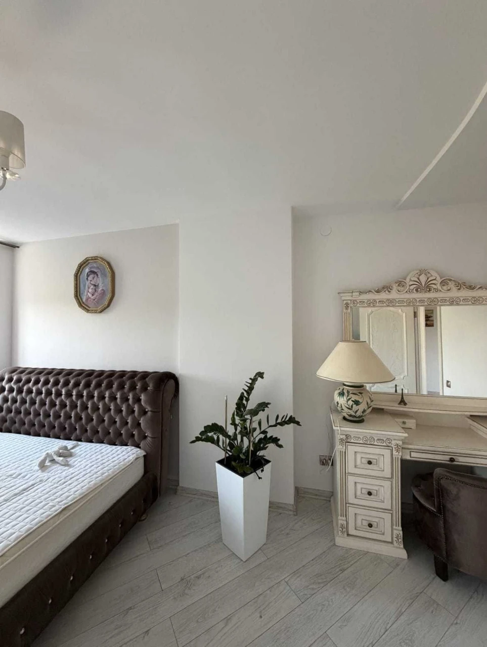 Продаж 3-к. квартири ЄВРОРЕМОНТ 90/65/25м² вул.Пасічна 19900