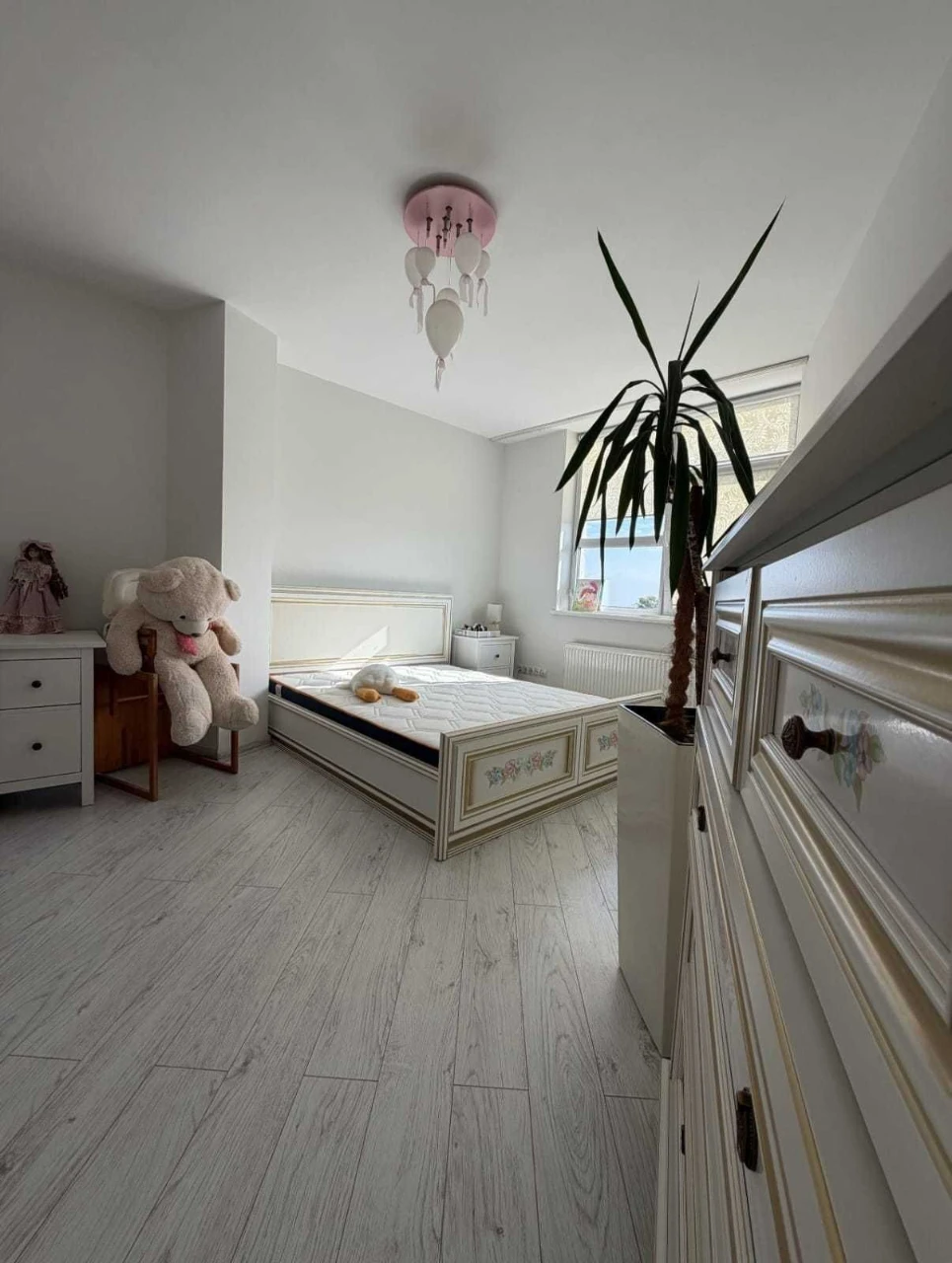 Продаж 3-к. квартири ЄВРОРЕМОНТ 90/65/25м² вул.Пасічна 19900