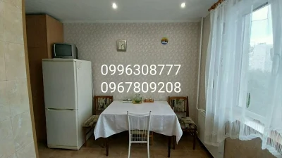 Продаю хорошую  2 комнатную квартиру , метро "Победа " 3 мин