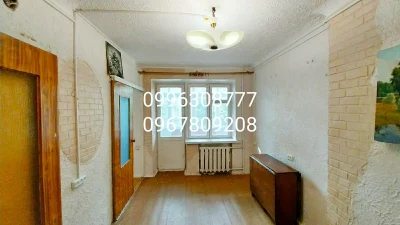 Продам  2  комнатную квартиру  с балконом, свой санузел, ван