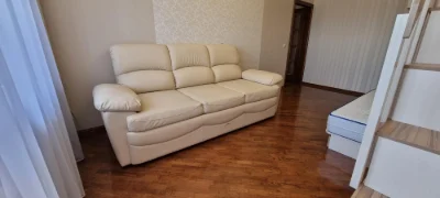 Amosova 38, 1 room.