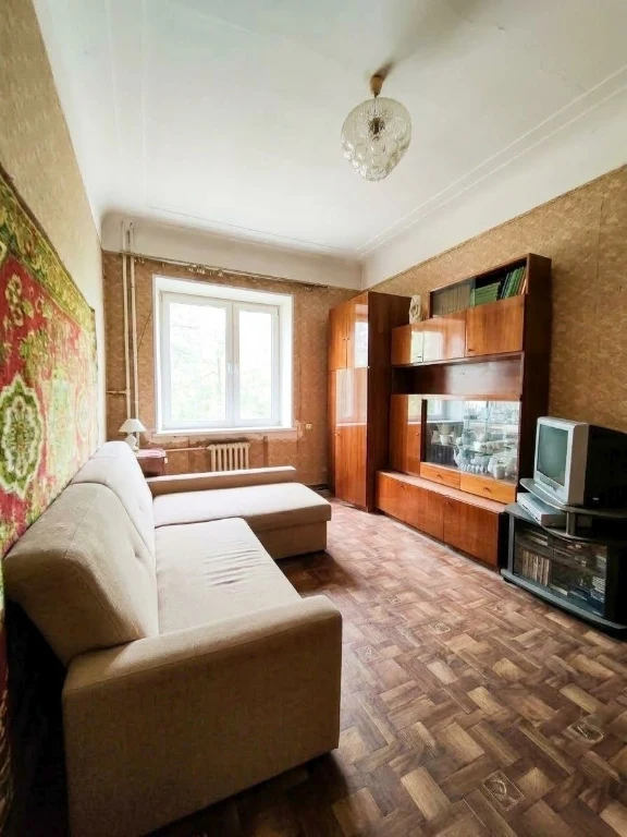 For sale 3 rooms. Stalinka KhTZ/ Mira st., 20