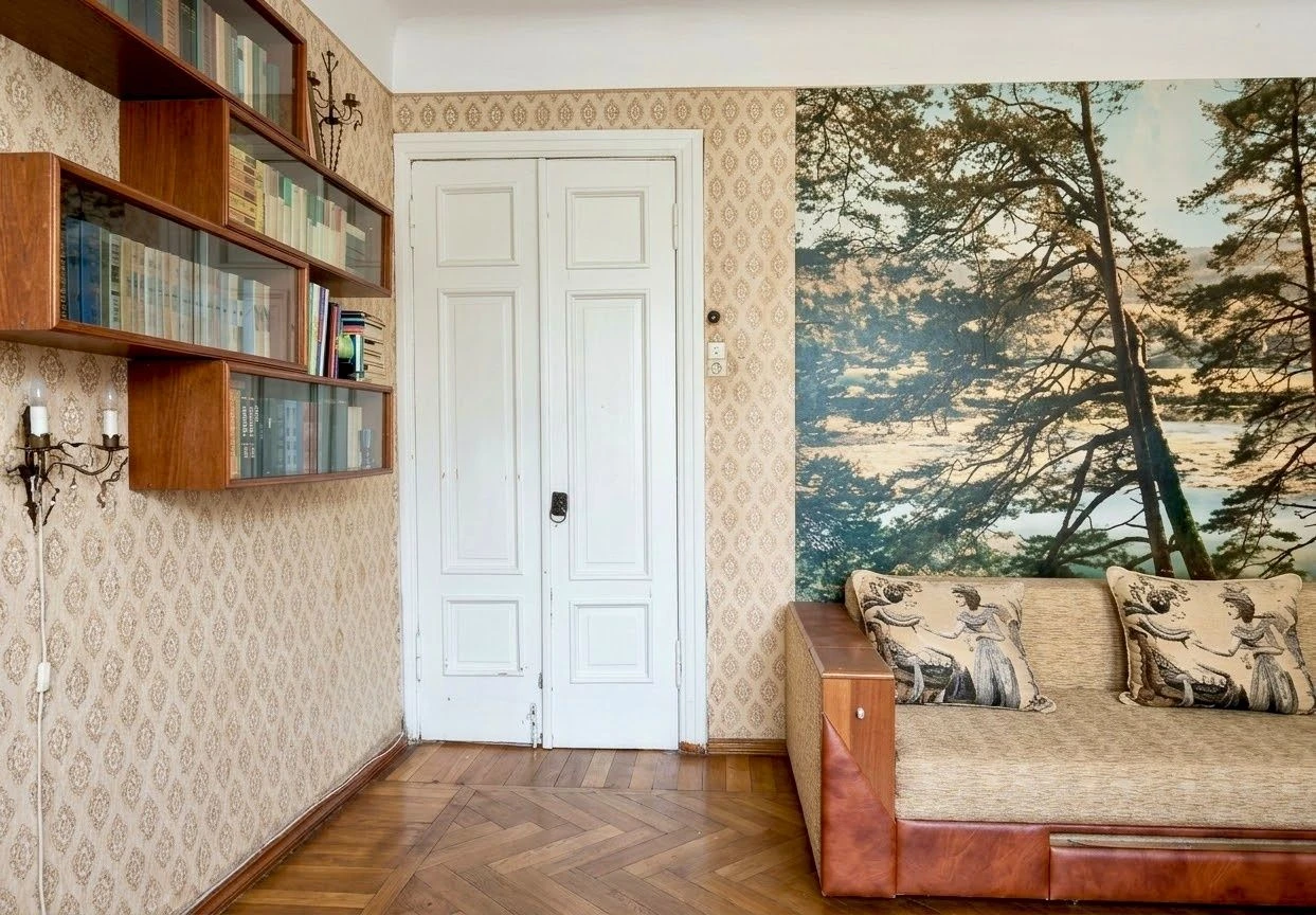 For sale 3 rooms. Stalinka KhTZ/ Mira st., 20