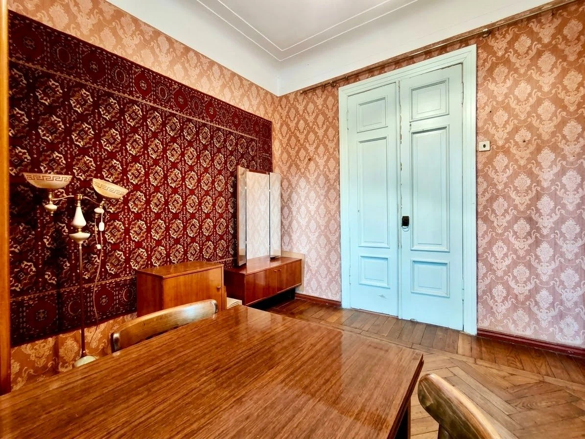 For sale 3 rooms. Stalinka KhTZ/ Mira st., 20