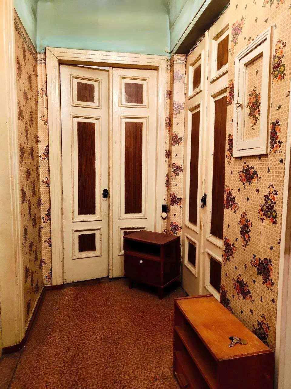 For sale 3 rooms. Stalinka KhTZ/ Mira st., 20
