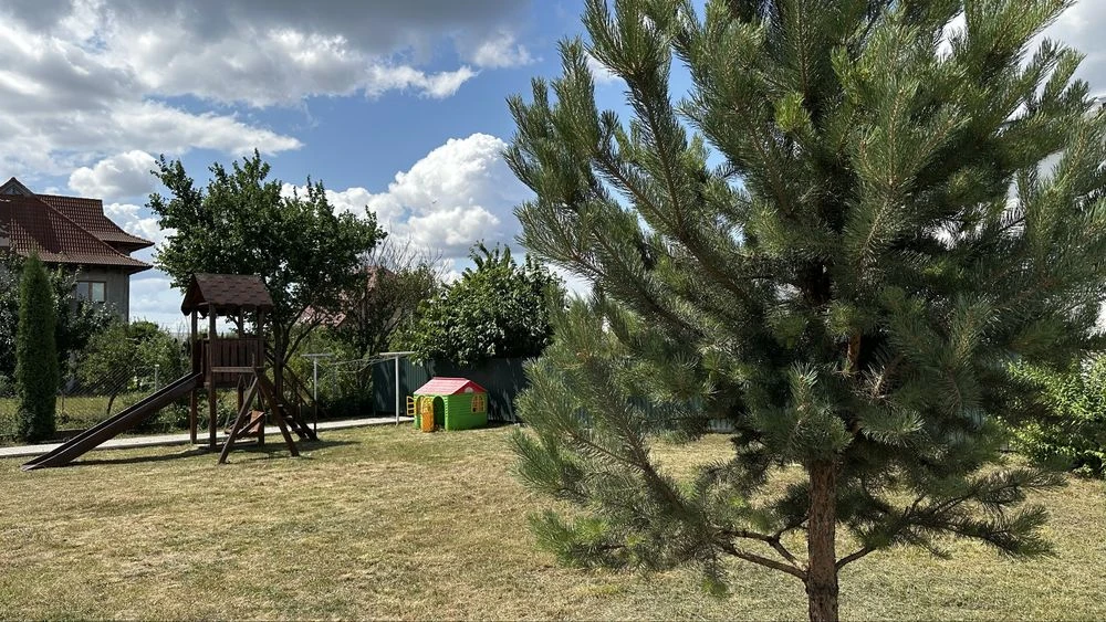 Продам 3 кімнатну Квартиру з власним Гаражем. Новобудова.