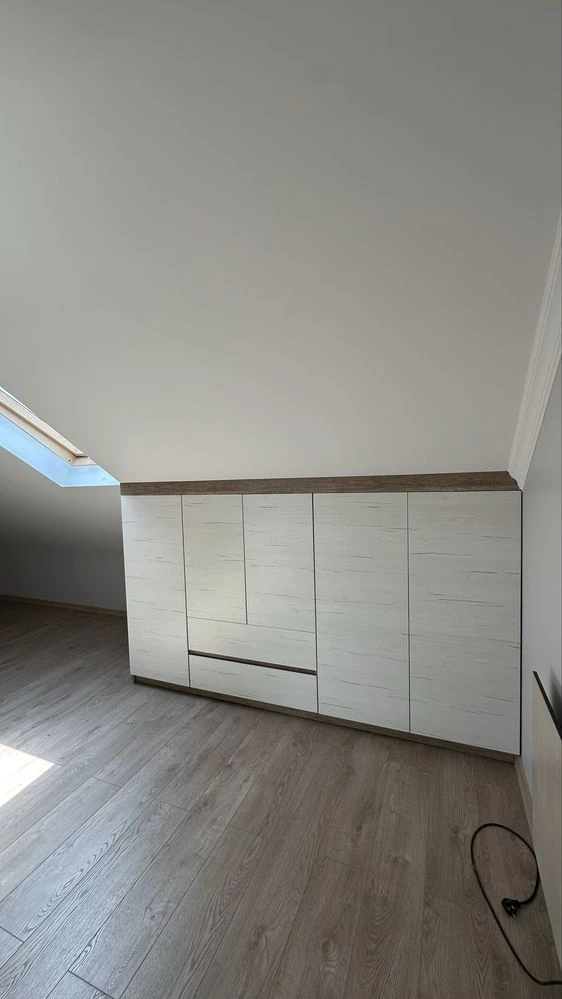 Продам 3 кімнатну Квартиру з власним Гаражем. Новобудова.