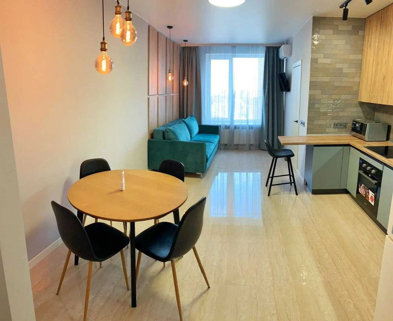 Продам 1-кімнатну квартиру, ЖК "Метрополіс", 43 м², з ремонтом, у Голосіївському районі