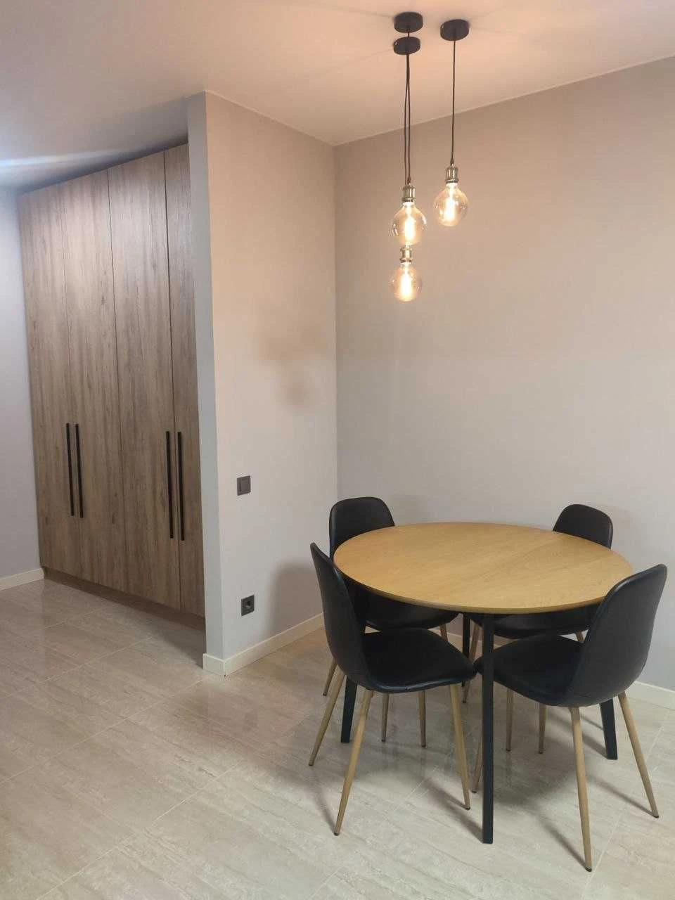 Продам 1-кімнатну квартиру, ЖК "Метрополіс", 43 м², з ремонтом, у Голосіївському районі