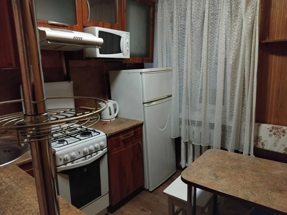 Продам 1 ком на пр.А.Поля ,возле Славутича ,верх Кирова