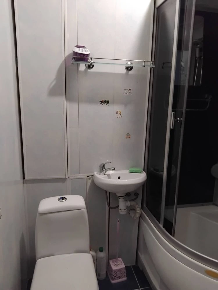 Продам 1 ком на пр.А.Поля ,возле Славутича ,верх Кирова
