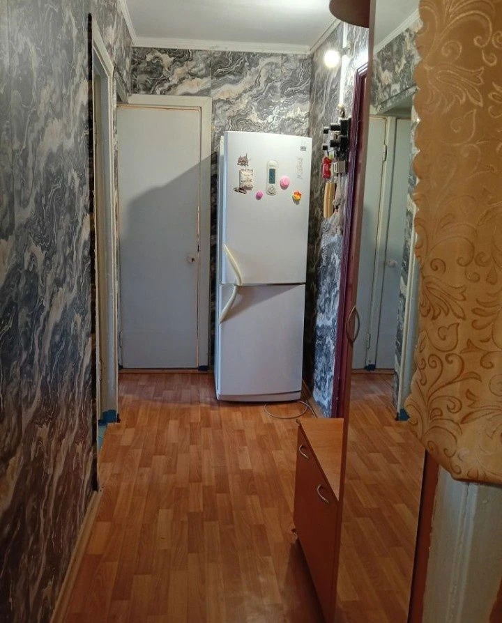 Продається 3-кімнатна квартира в центрі міста.