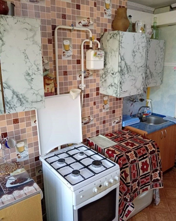 Продається 3-кімнатна квартира в центрі міста.