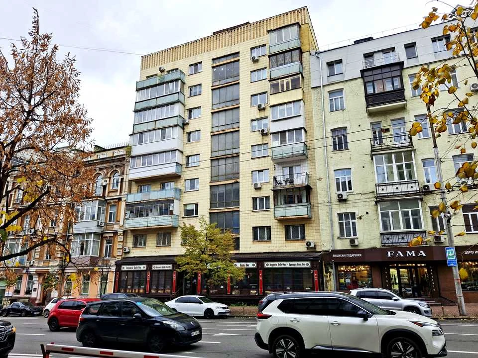 Квартира. Київ, Саксаганського вул.