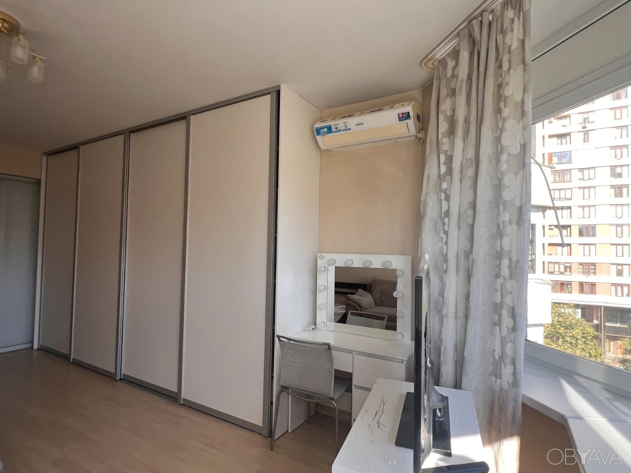 Продаётся 1-комнатная квартира, евроремонт, улица Семьи Праховых