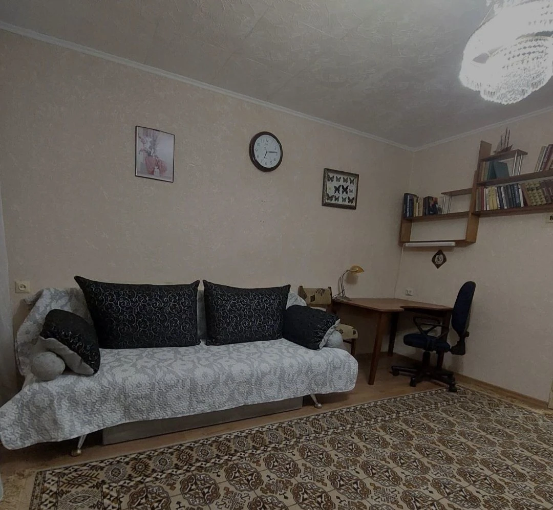 Продам просторную 2х комн.кв.на Небесной Сотни/ Сити-центр,б