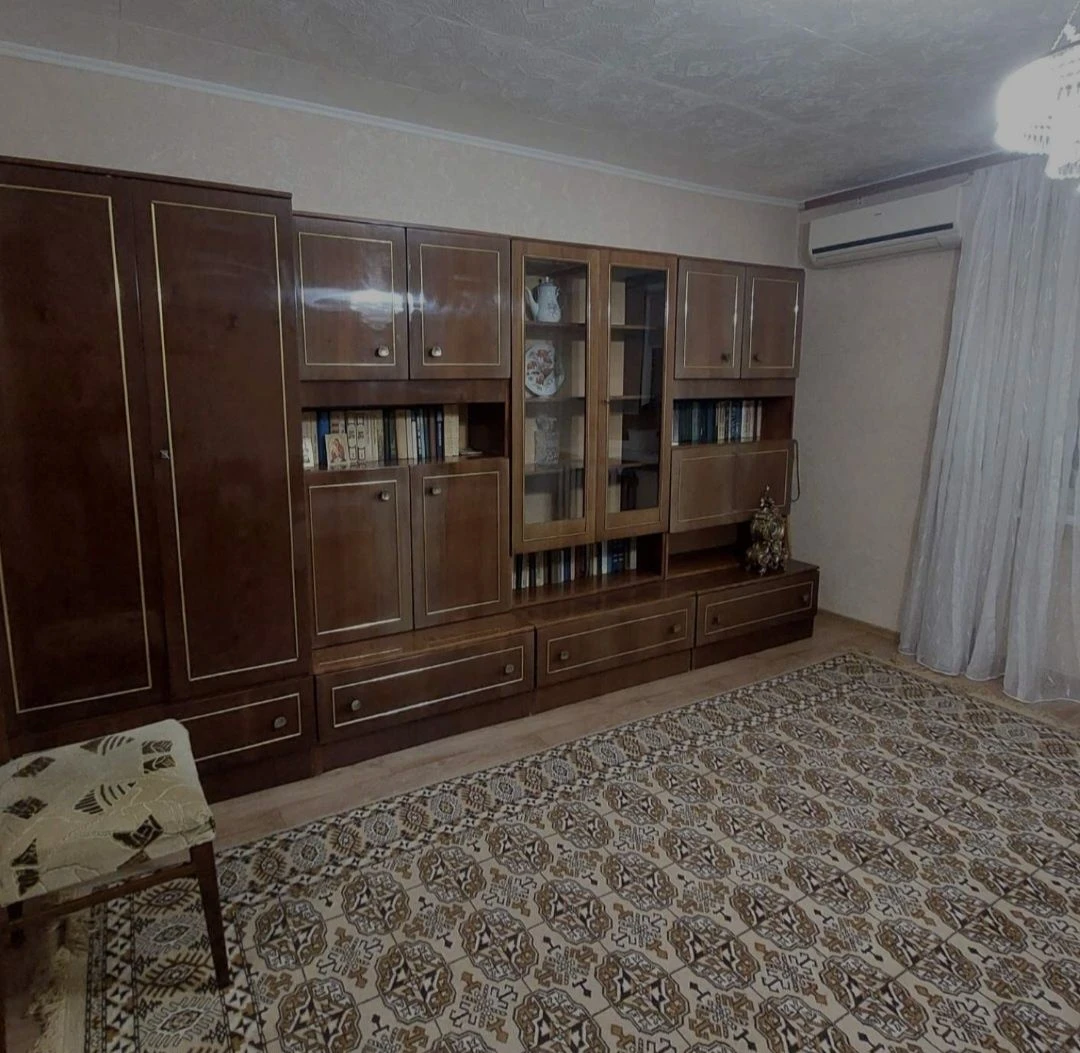 Продам просторную 2х комн.кв.на Небесной Сотни/ Сити-центр,б
