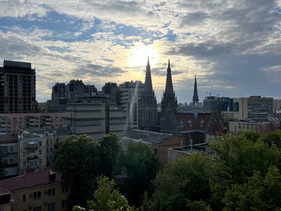 Квартира. Київ, Предславинська вул.