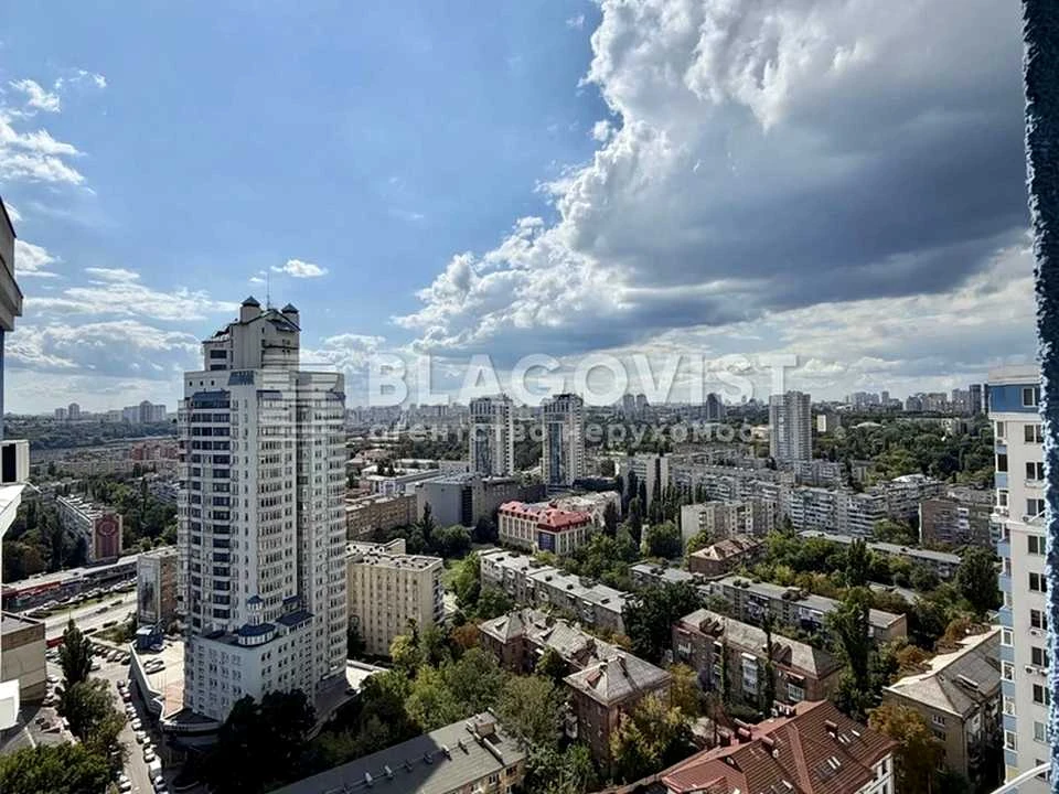 Квартира. Киев, Кирилло-Мефодиевская ул.