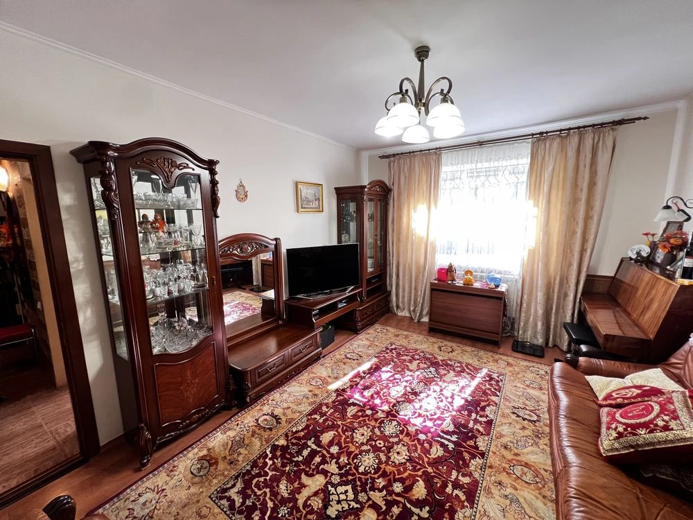 Продається просторий будинок, з меблями та технікою, Шмидта