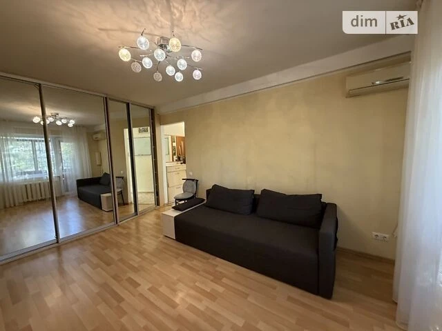 Продаж 2к квартири 38.4 кв. м на вул. Васильківська 53 корпу