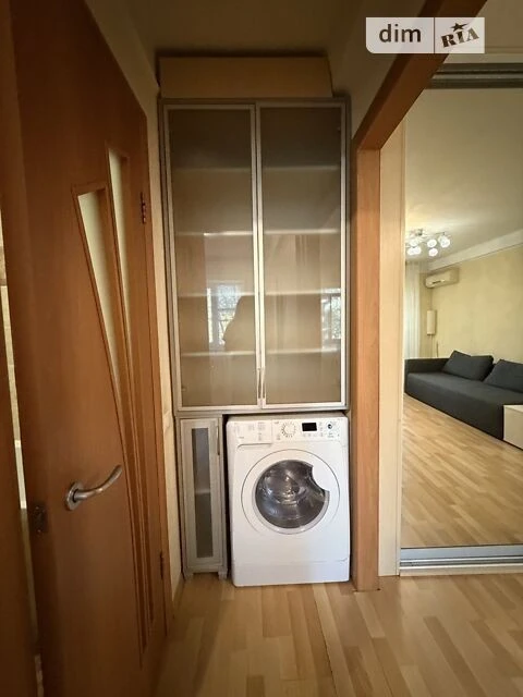 Продаж 2к квартири 38.4 кв. м на вул. Васильківська 53 корпу