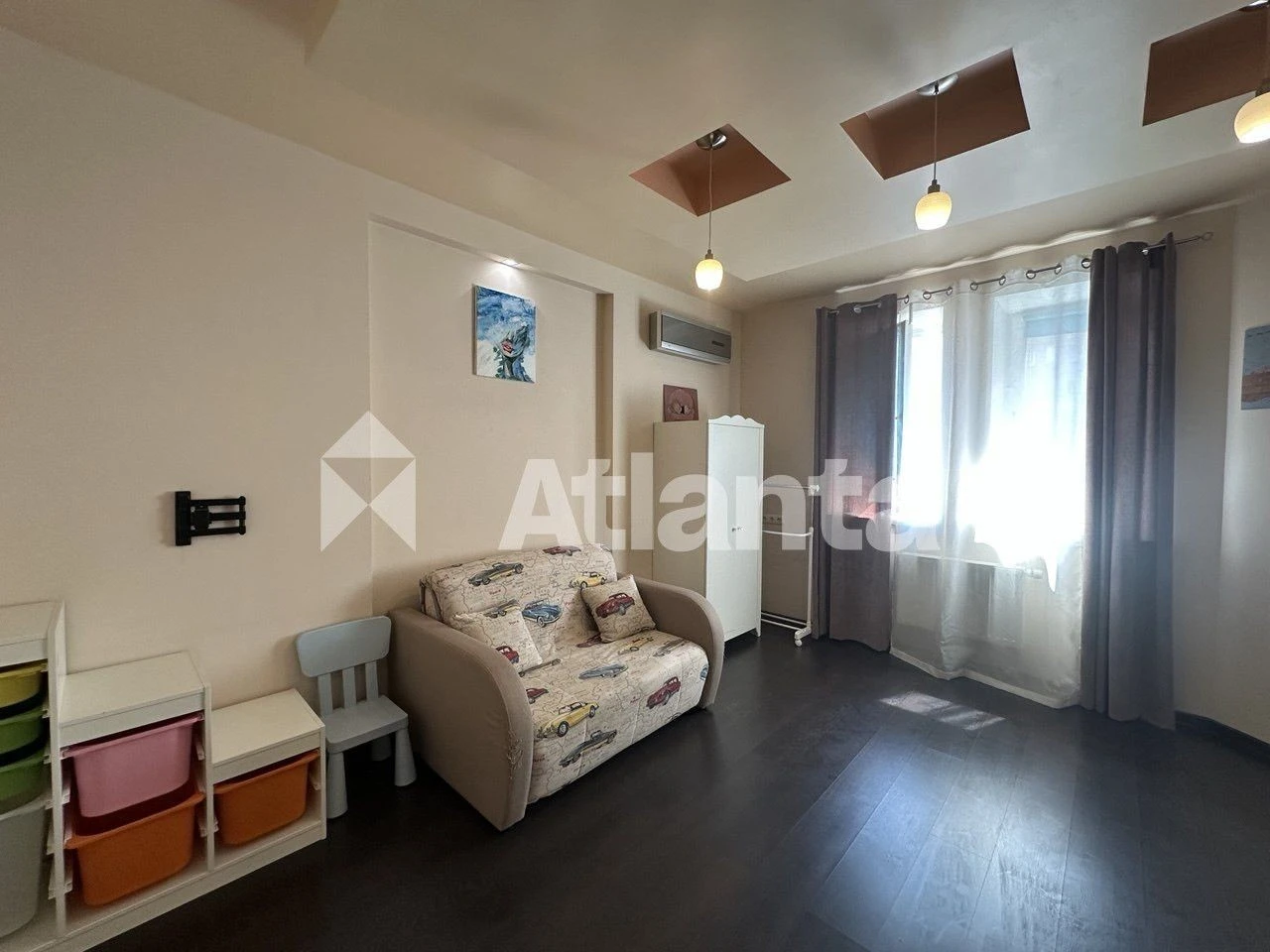 FOR SALE! Spacious 3-room apartment in a prestigious residential complex, no commission