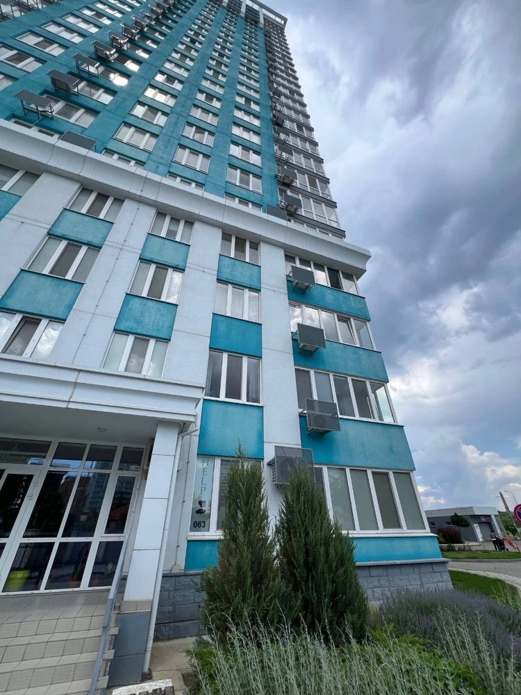 Продам 2-комнатную квартиру в ЖК "Омега" на улице Толбухина