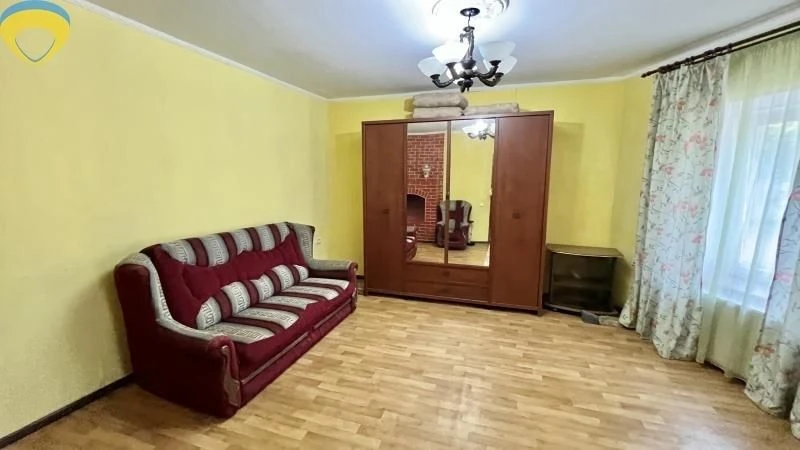 Часть будинку з власним подвоєм та садом