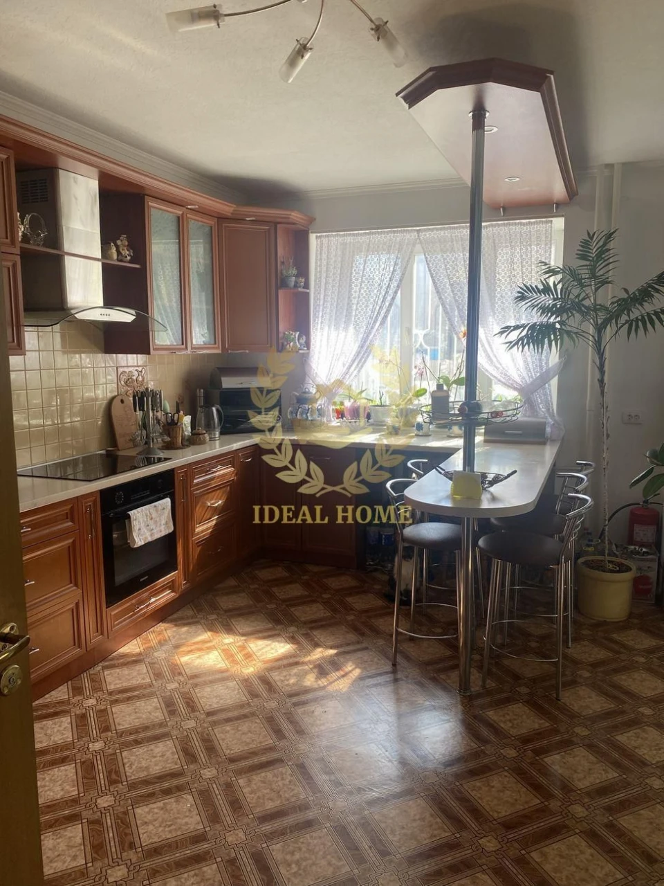 Продаж 4-кімн. квартири, 1/16, 115 м², вул. Київ – комфорт і