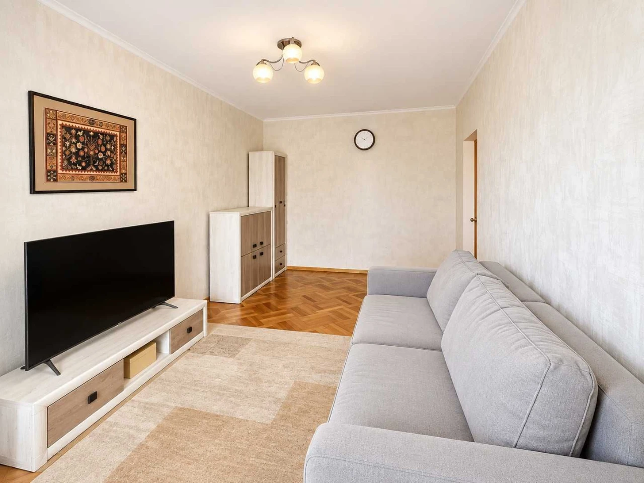 * Продаж 3 кімнатної по вулиці Степана Олійника 11