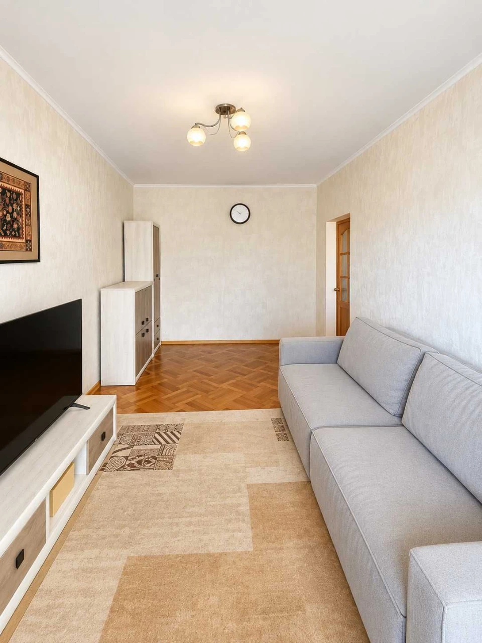 * Продаж 3 кімнатної по вулиці Степана Олійника 11