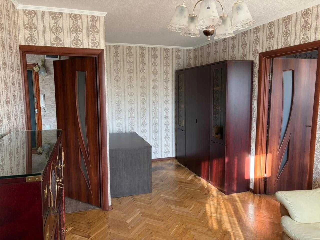 Продаж 2 кім.квартира ремонт,меблі,техніка,4 хв.до метро Пол