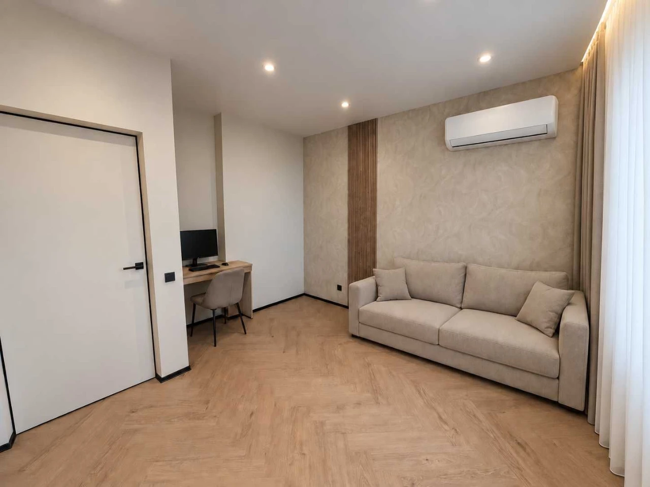 ВЛАСНИК. Продаж 3-кімнатної квартири 77 м² | ЖК Варшавський