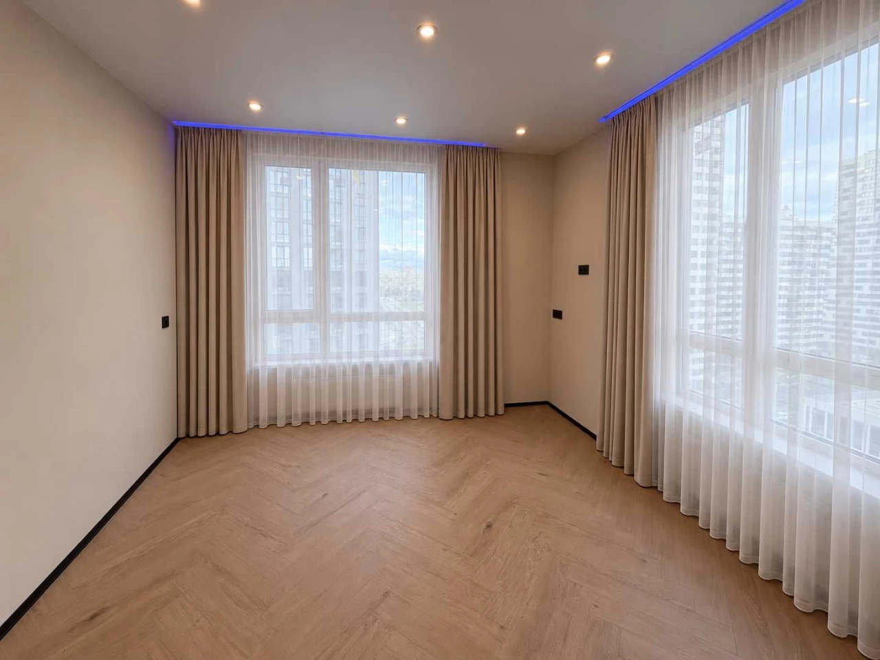 ВЛАСНИК. Продаж 3-кімнатної квартири 77 м² | ЖК Варшавський
