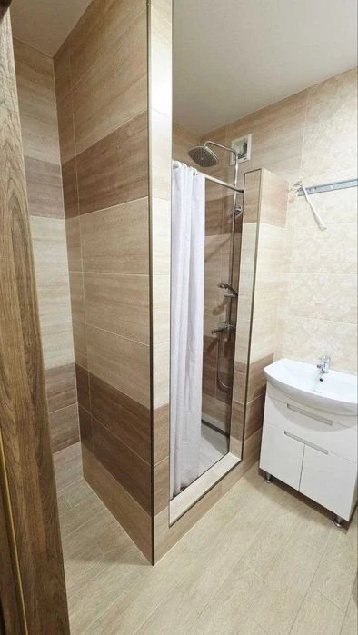 Selling a one-room apartment in a new building on Mira Street.