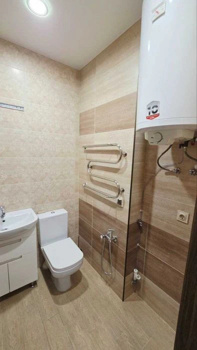 Selling a one-room apartment in a new building on Mira Street.