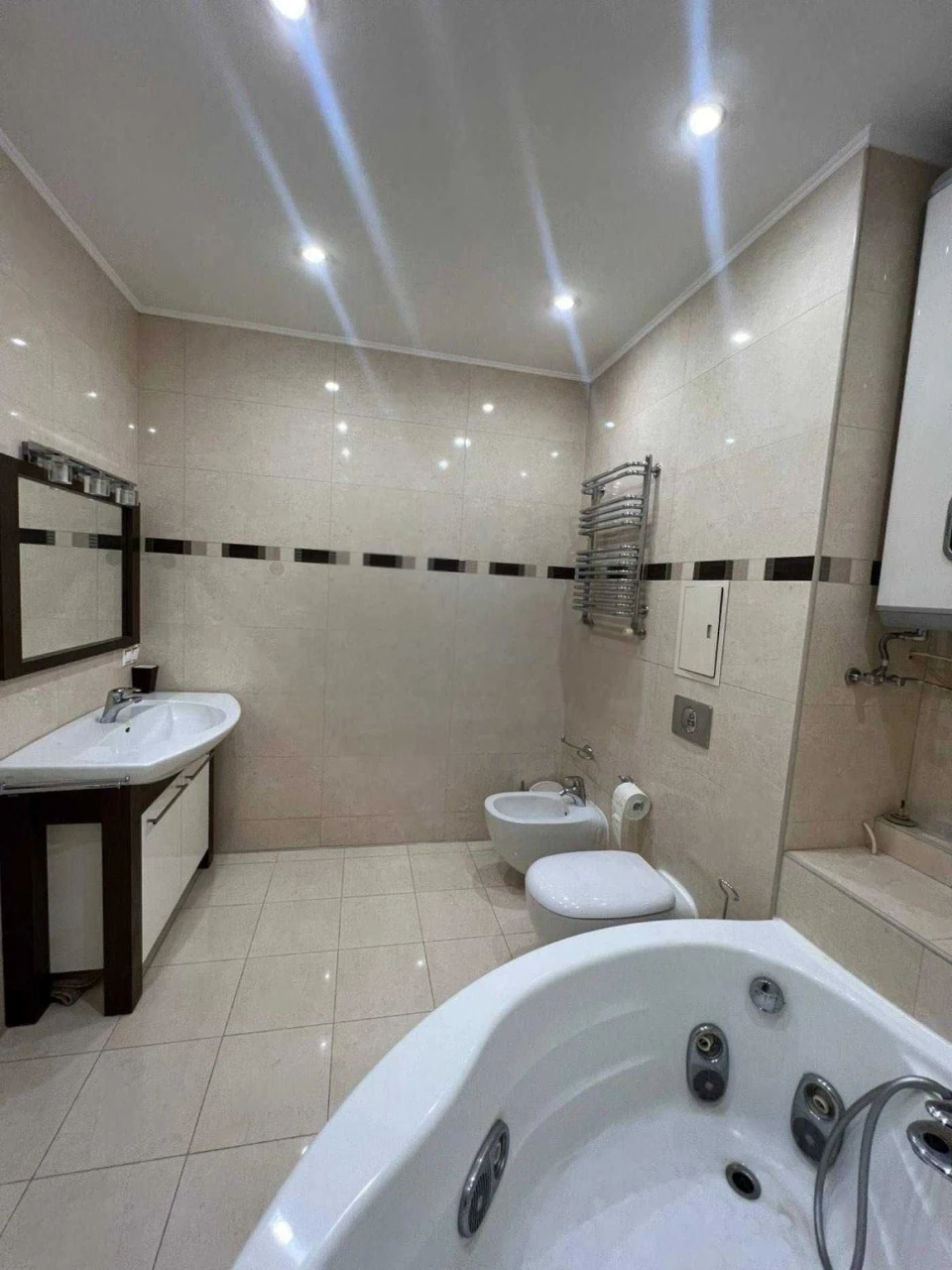 Продаж Квартири на Позняках, 3 кімнати - 106 м2, вул. Княжий